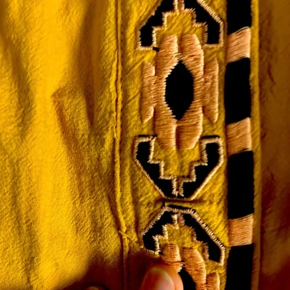 New Condition Oaxaca embroidered blouse - Picture 4 of 4